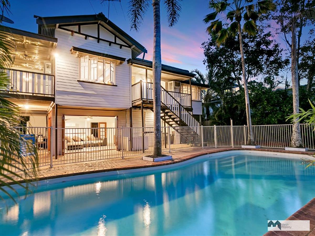 Rambling Beachside Queenslander – Dual Living