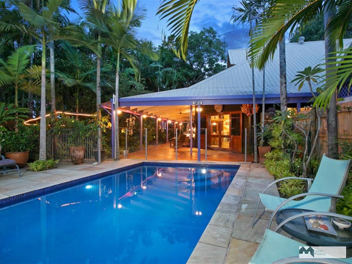 Classic Beachside Tropical Design
