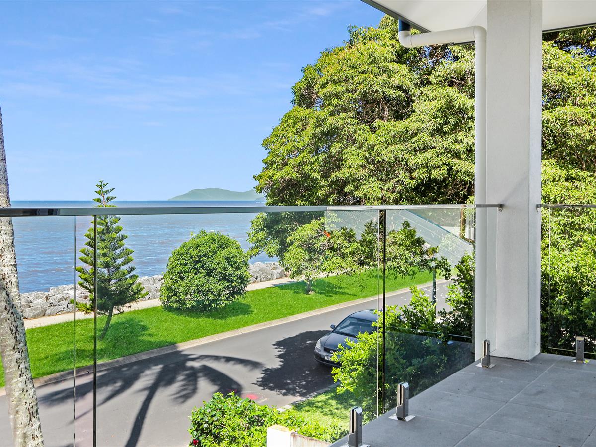 New Construction With Breathtaking Coral Sea Views