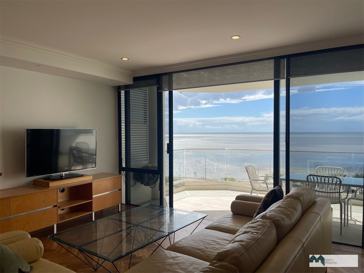 Esplanade Sub-penthouse With Ocean & City Views
