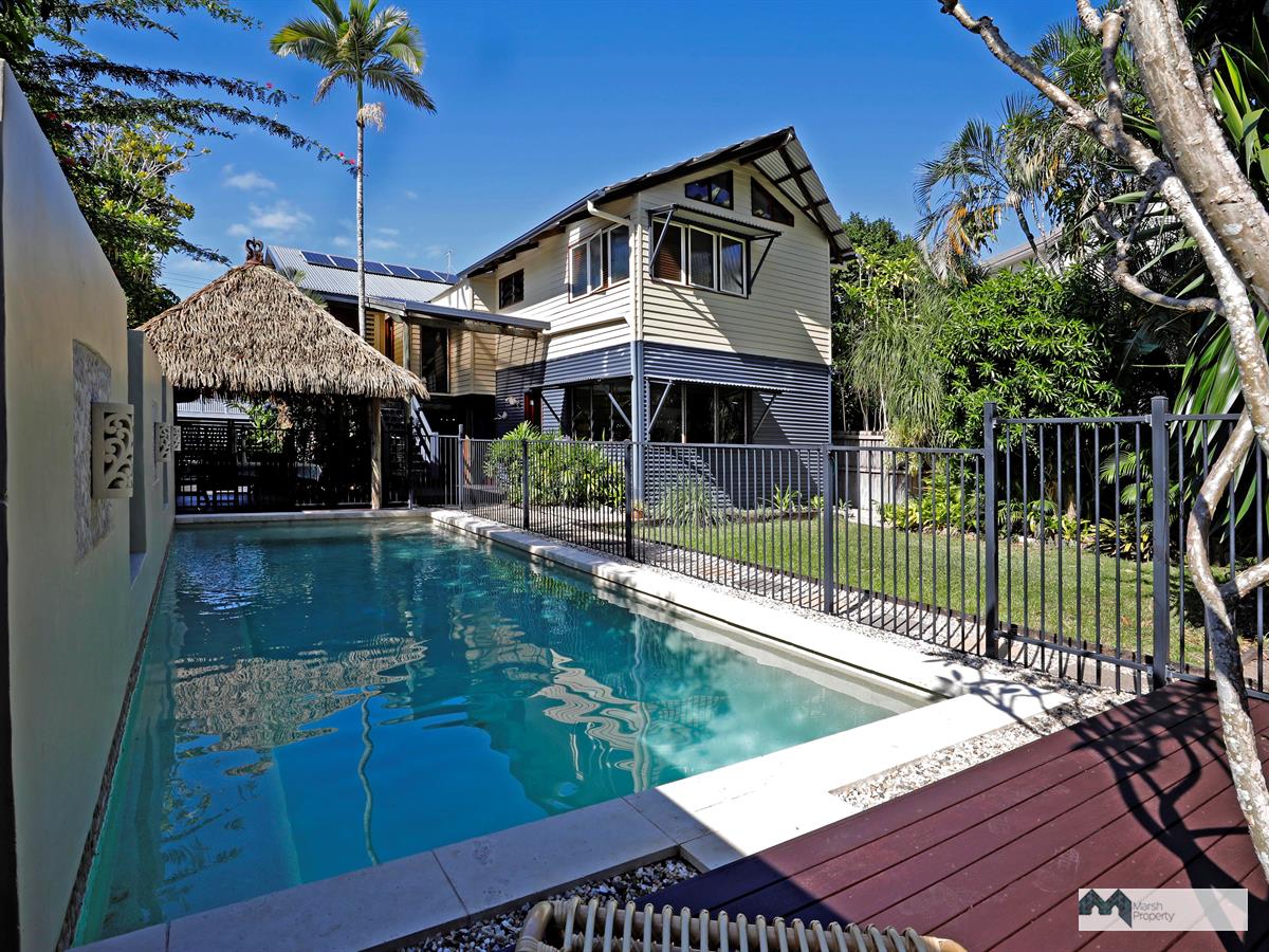 Great Location – Only One Block From The Waterfront