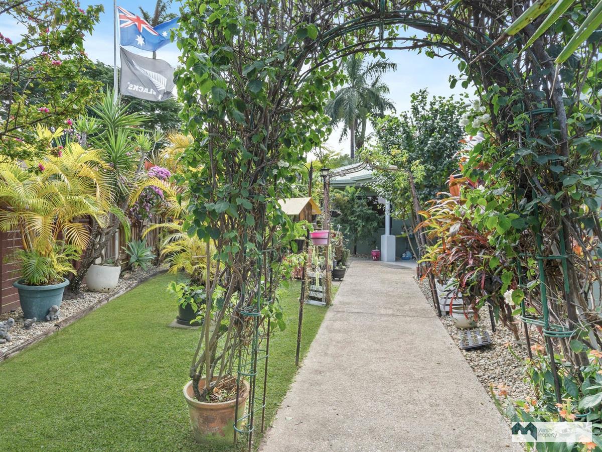 Peace Of Mind In Paradise At Holloways Beach