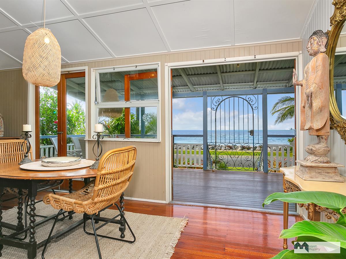 Charming Waterfront Cottage