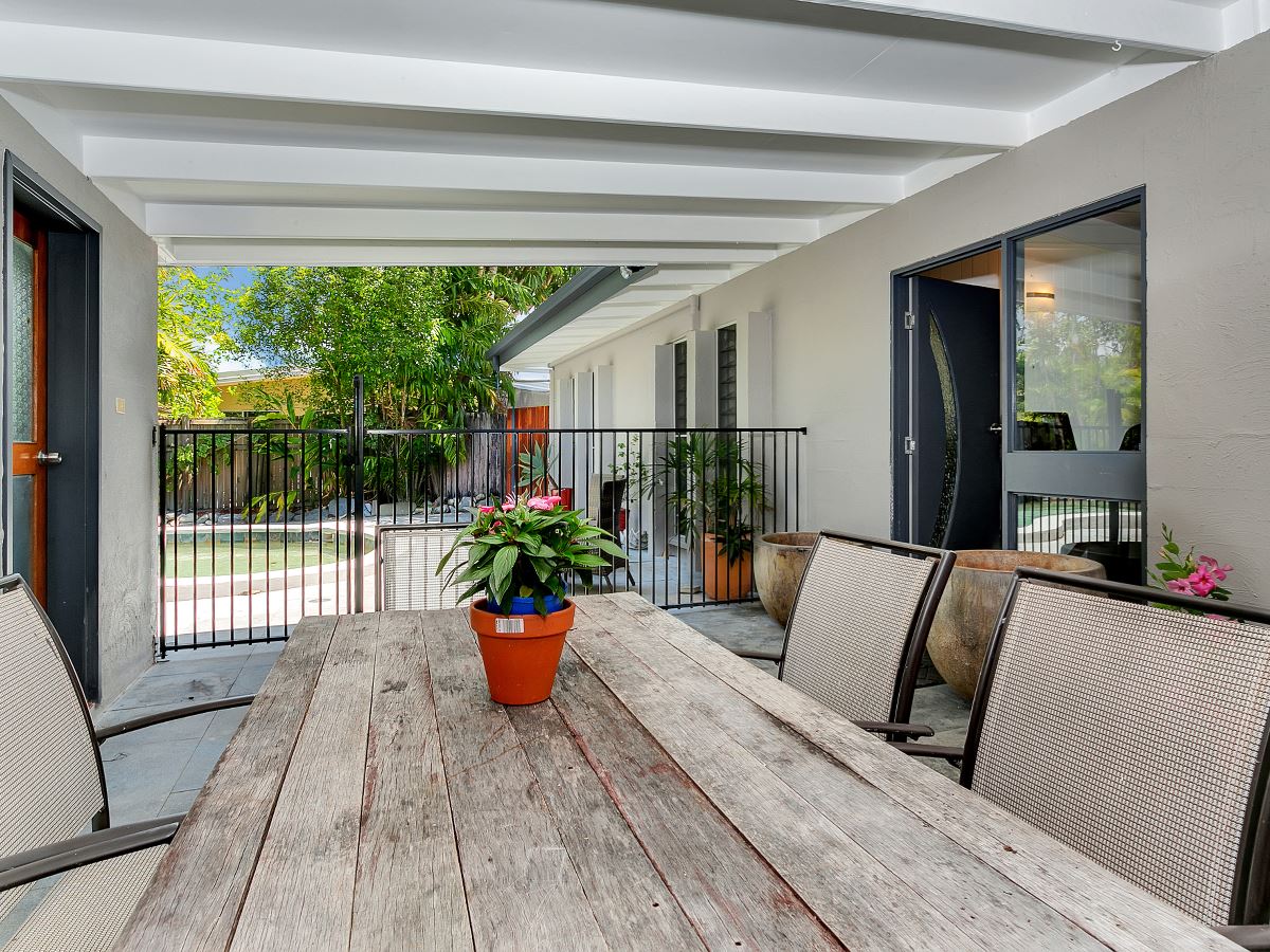 Family Home With Multiple Garaging & Shed