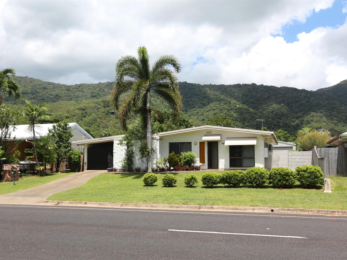 Gardener's Delight + Ultra Conveniant Location