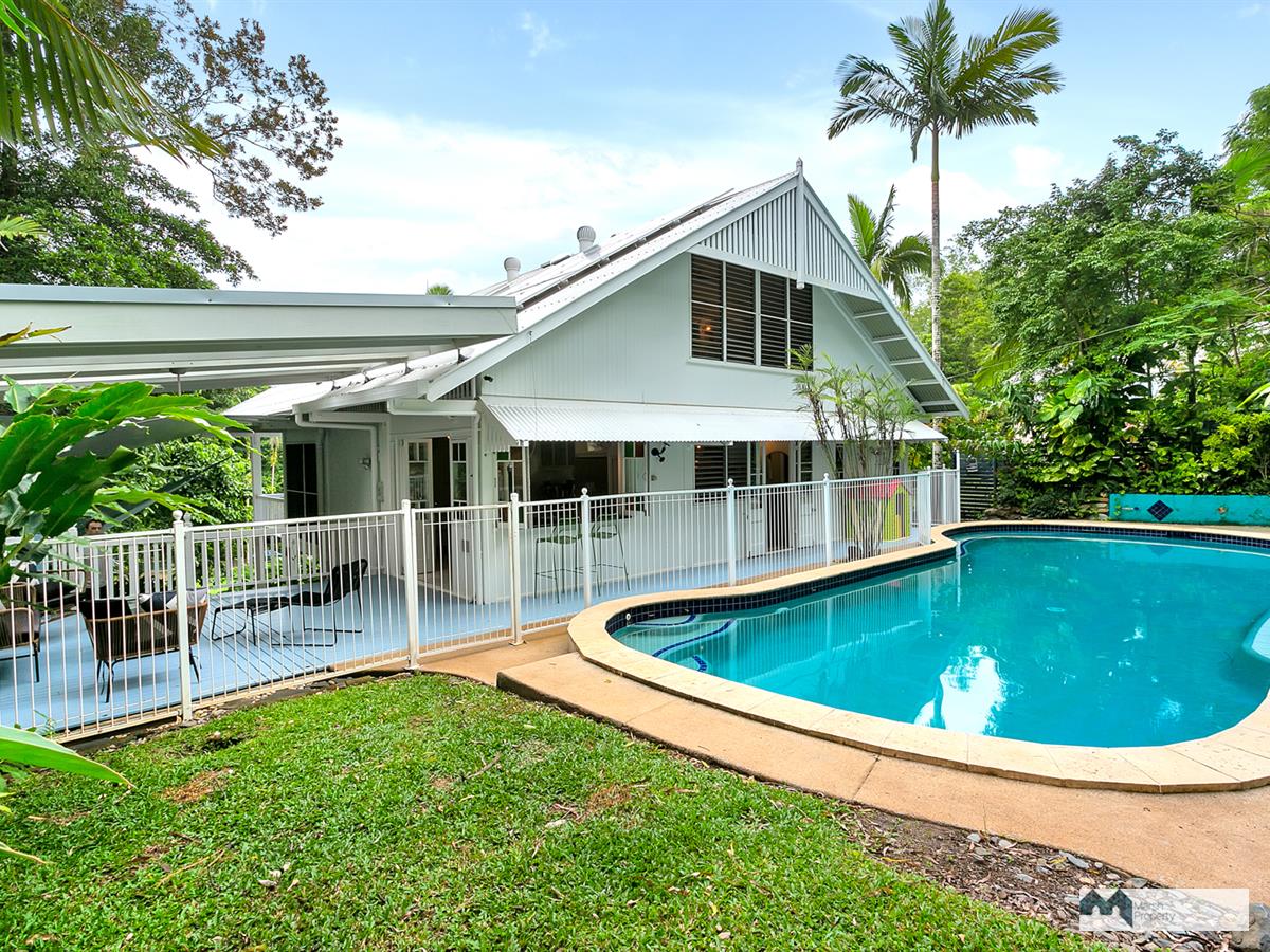 Contemporary Queenslander With Dual Living/home Office.