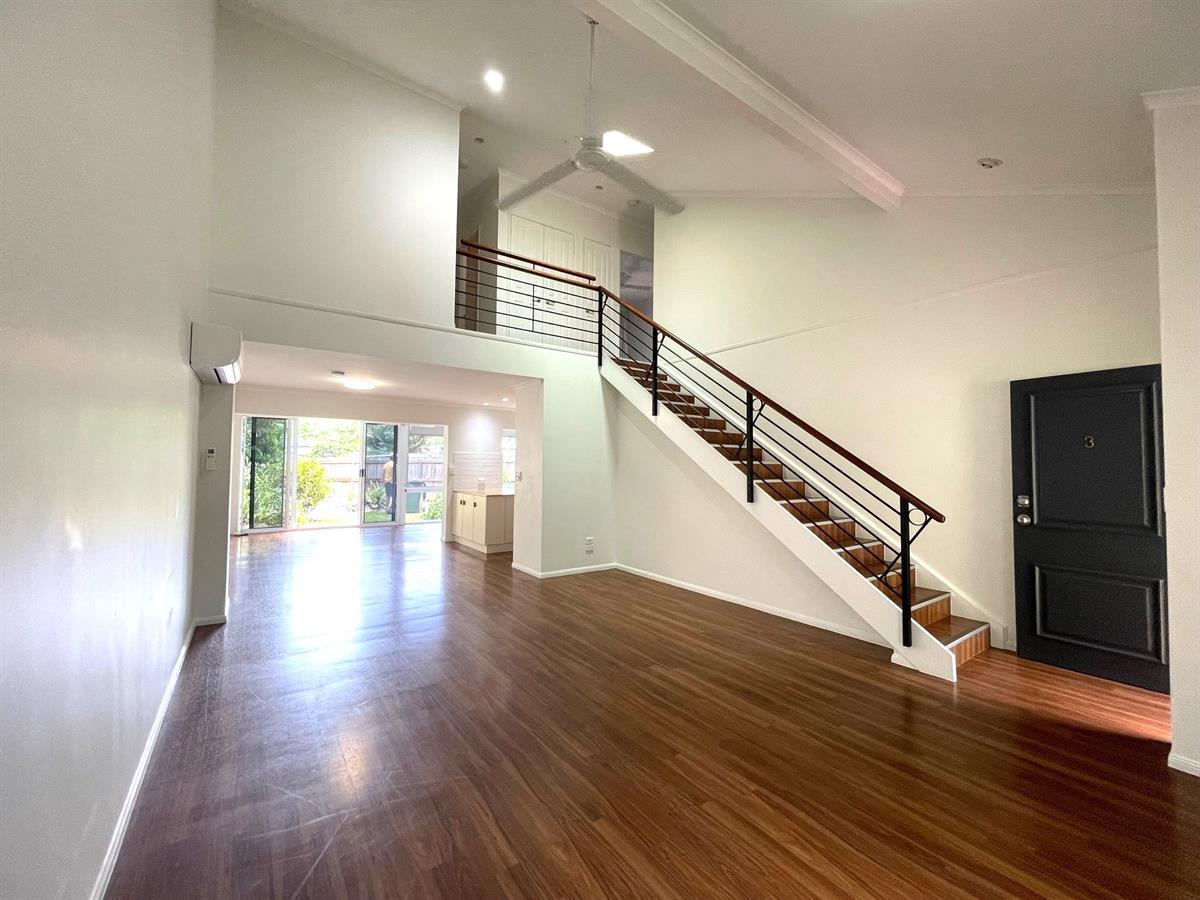 Exclusive Extra Large Town House