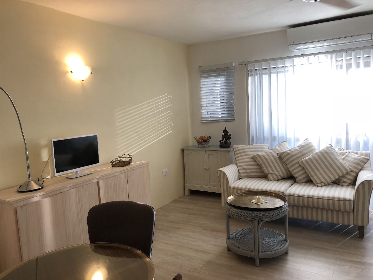 Immaculate Furnished Unit