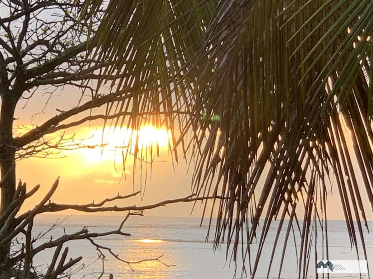 Relaxed Tropical Style On Absolute Beachfront