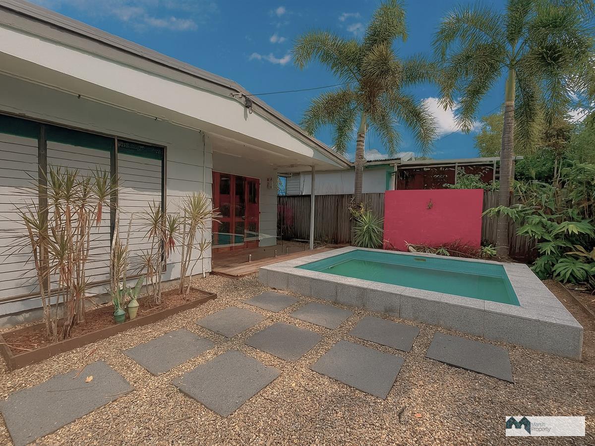 Fully Renovated Machans Beach Gem