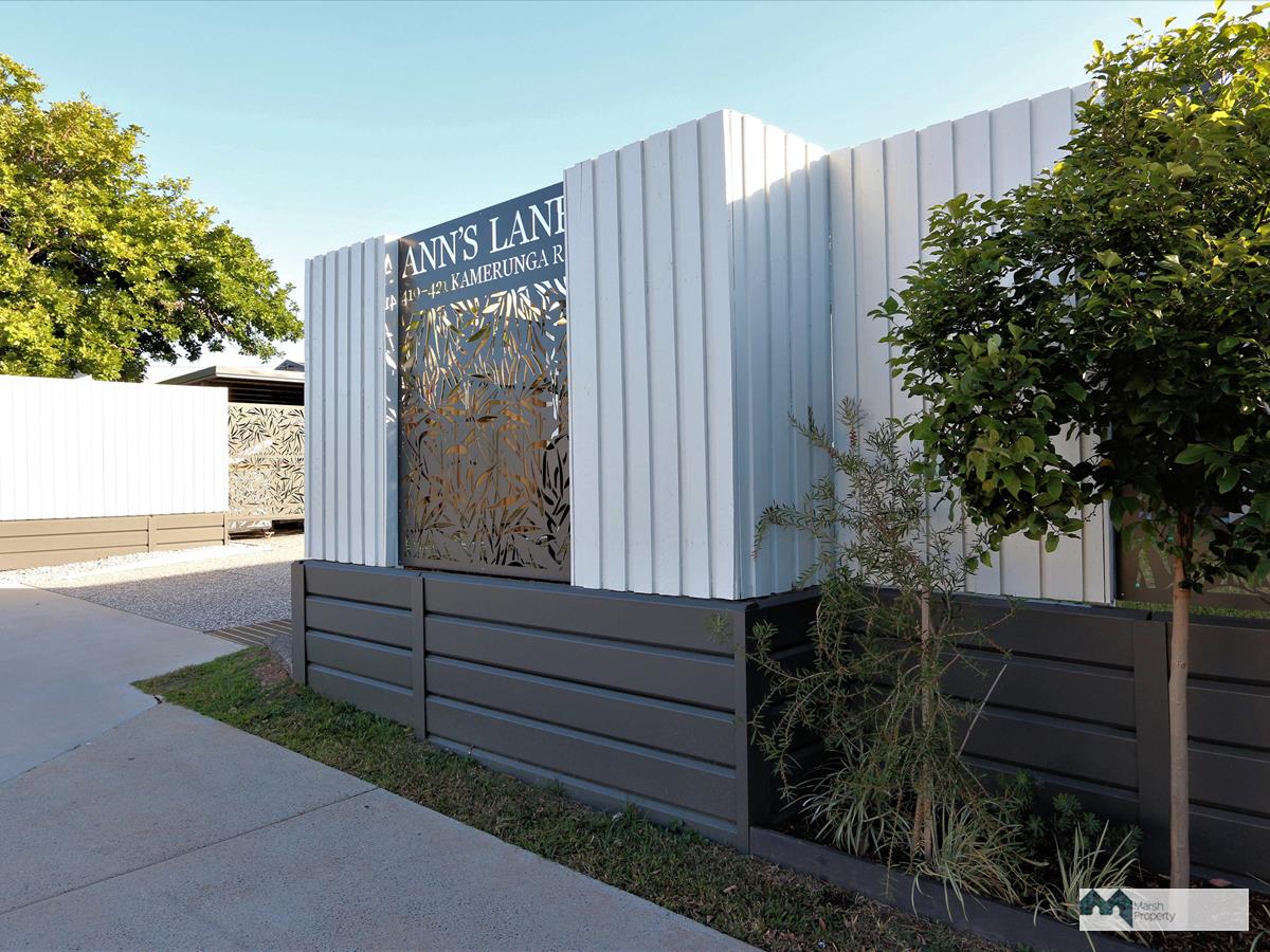 True, Low Maintainence Home In Redlynch