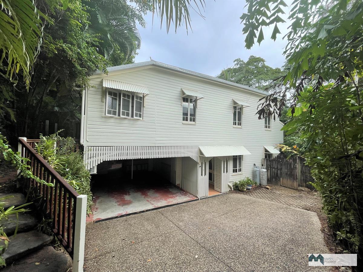 Stratford Seclusion With Old-world Charm