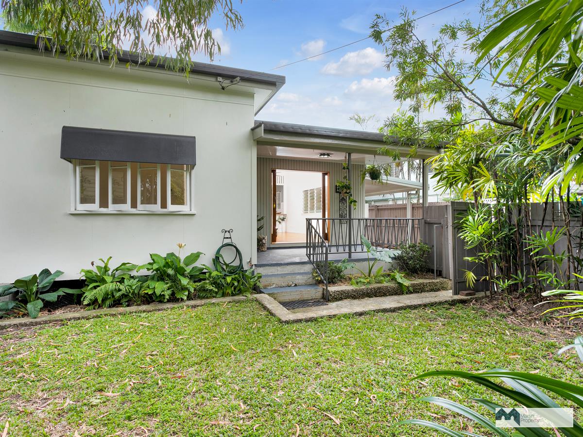 Gorgeous Cottage – One Street From The Water