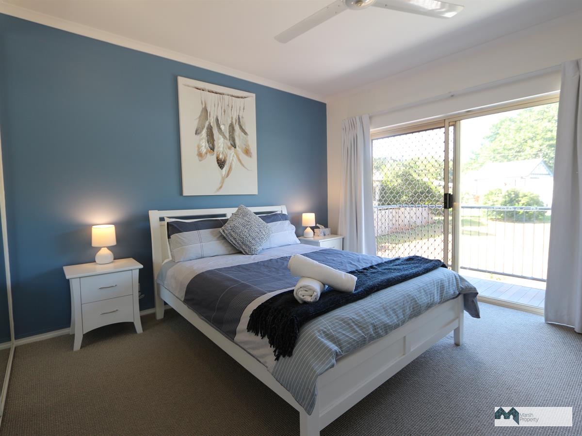 Light-filled Townhouse In Central Location