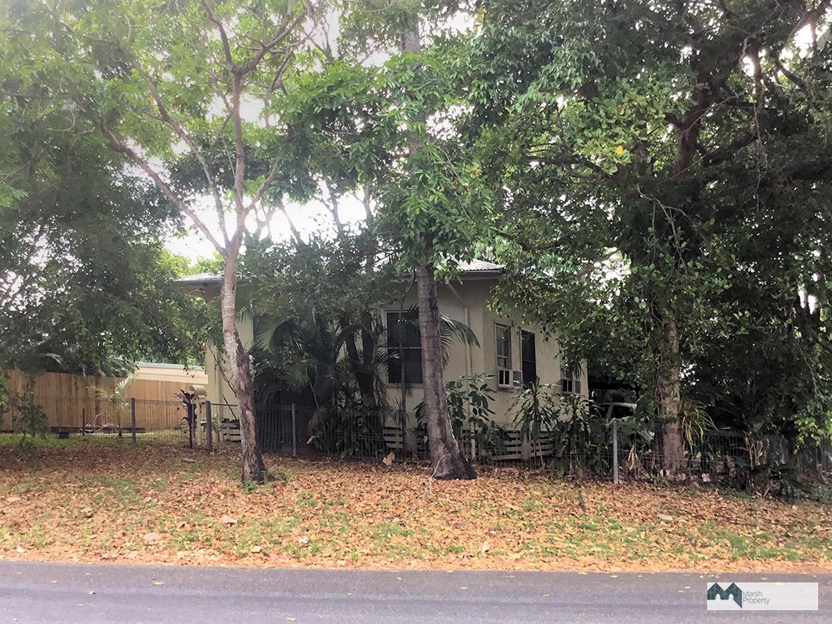 Quaint Cottage Close To The Water