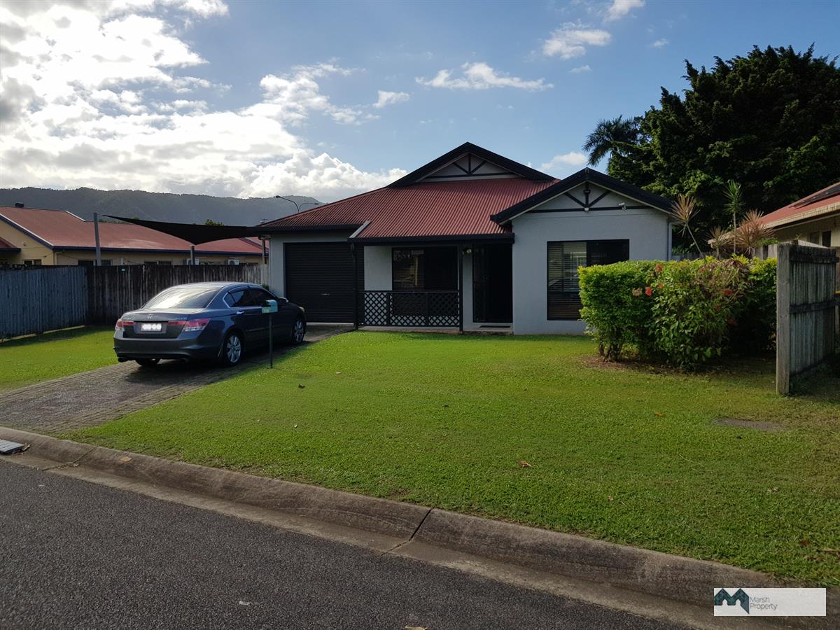 Pet Friendly Family Home Near Sugarworld