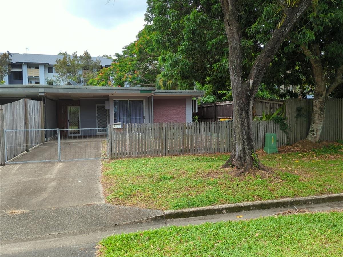 Cairns North 3br Duplex