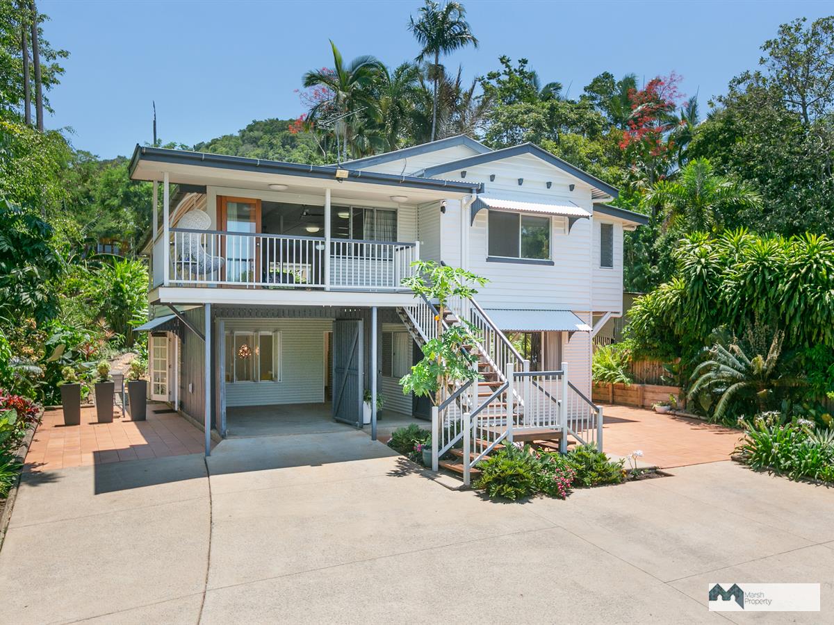 Fully Furnished Studio With Large Courtyard